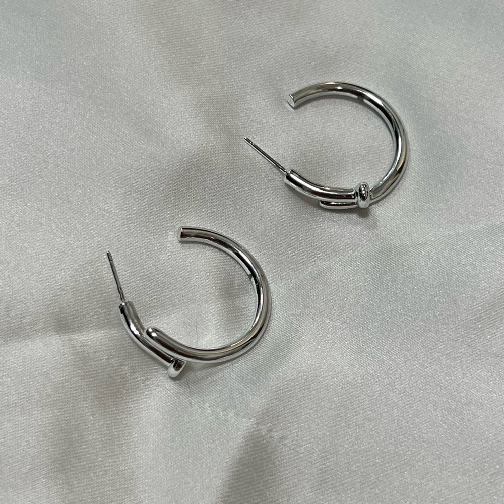 Silver earrings design